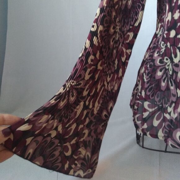 Notations button up  floral blouse - Picture 11 of 11